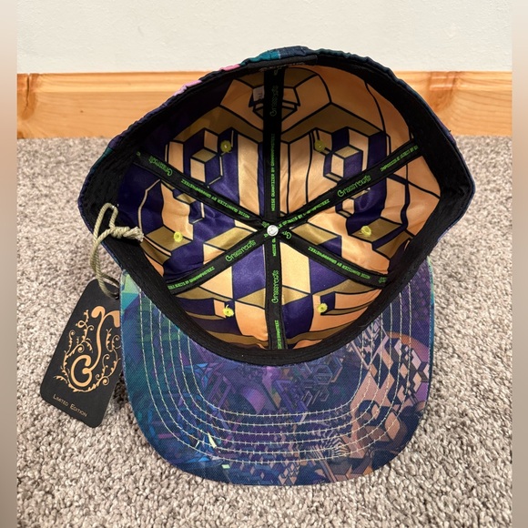 Colorful Geometric Pattern Cap - Picture 6 of 7